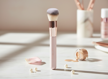 Lade das Bild in den Galerie-Viewer, DOLL 10 BEAUTY Luminous Blending Pinsel Schminkpinsel