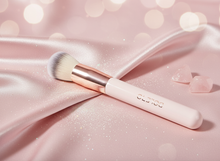 Lade das Bild in den Galerie-Viewer, DOLL 10 BEAUTY Luminous Blending Pinsel Schminkpinsel