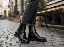 Lade das Bild in den Galerie-Viewer, Damen Stiefelette aus Nappaleder – Elegant, Bequem & Zeitlos – VIA MILANO