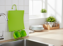 Lade das Bild in den Galerie-Viewer, Cook's Essentials Schüsseln und Schneidebrett – faltbar, aus Silikon, platzsparend

