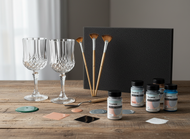 Kreativ-Set Gläser Bemalen – DIY Acrylfarben Set mit Weingläsern, Pinsel & Tupfkissen – Individuelle Tischdekoration, Handgemacht, Kristall-Optik – KARIN JITTENMEIER Kreativ-Set Gläser & Farben