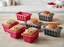 Lade das Bild in den Galerie-Viewer, COOLINATO Silikon Mini-Stollen Set 6-tlg. – Backspaß Silikonformen Giesßformen
